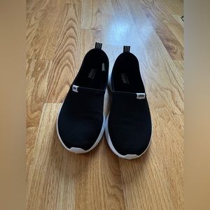 🖤ADIDAS BLACK SLIP-ON SHOES SIZE 9.5🖤